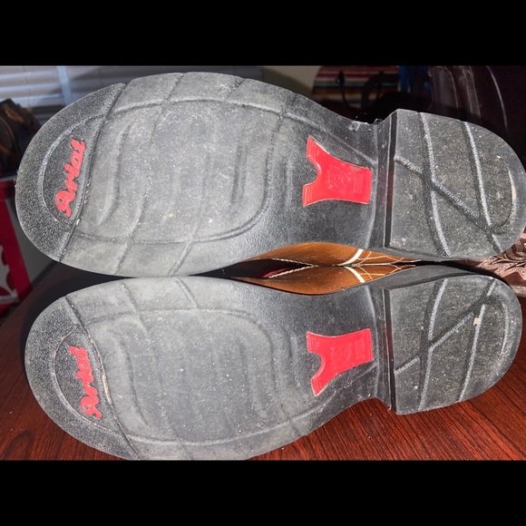 Ariat Boots 91/2 - Picture 2 of 3